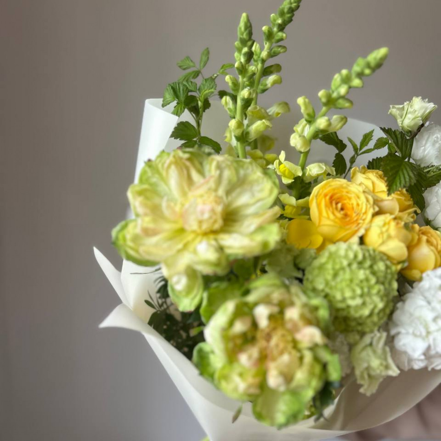 Авторский букет в зеленной гамме № 94