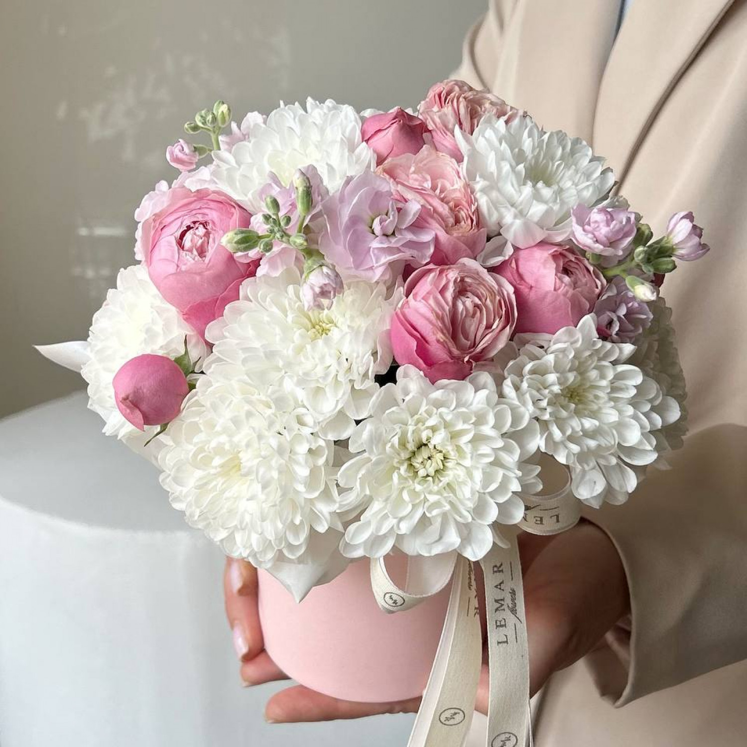 Композиция в коробке в нежной гамме №85