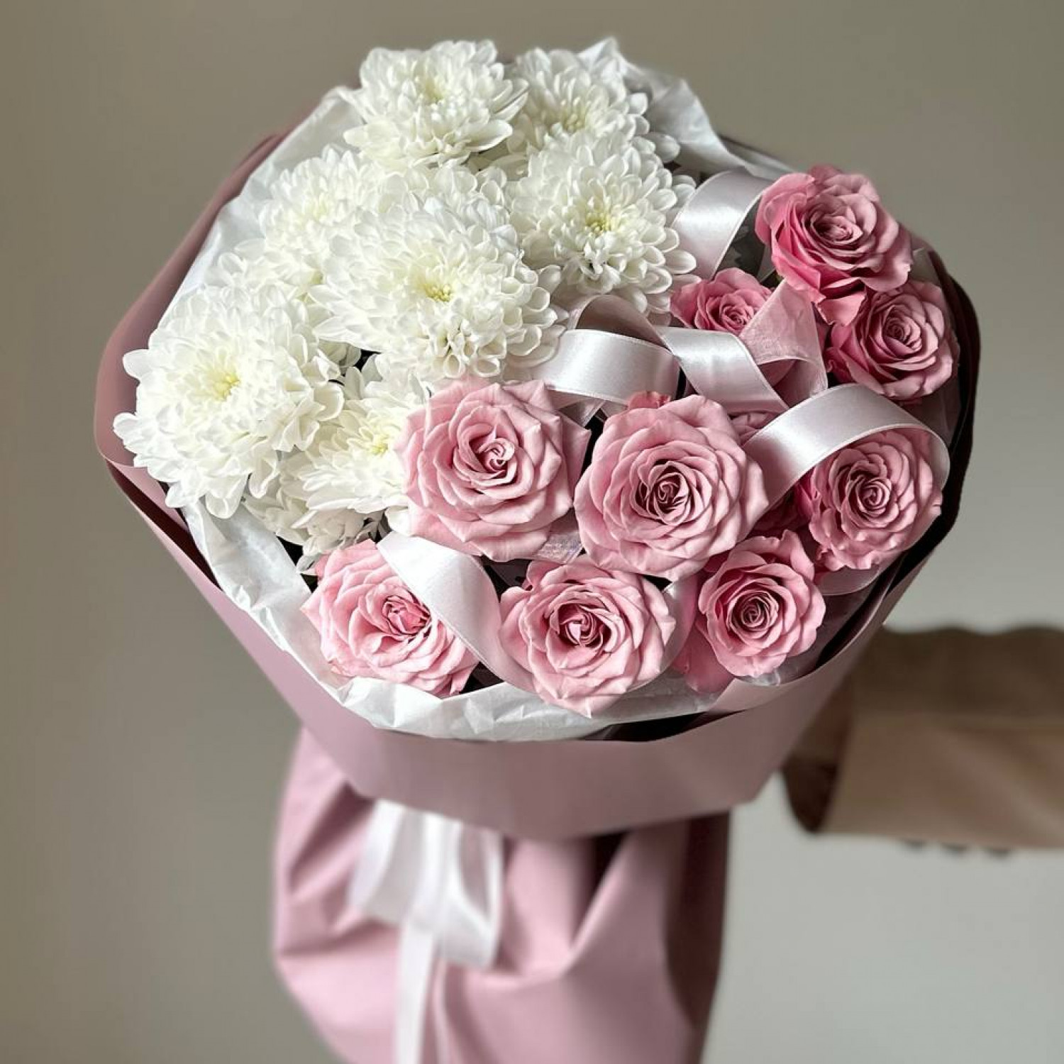 Дуобукет из хризантем и нежных кустовых роз №82