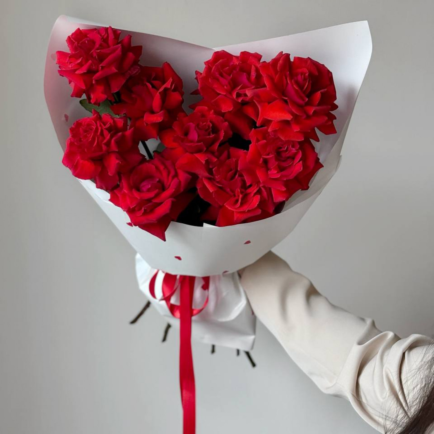 Монобукет из 9 красных французских роз Нина