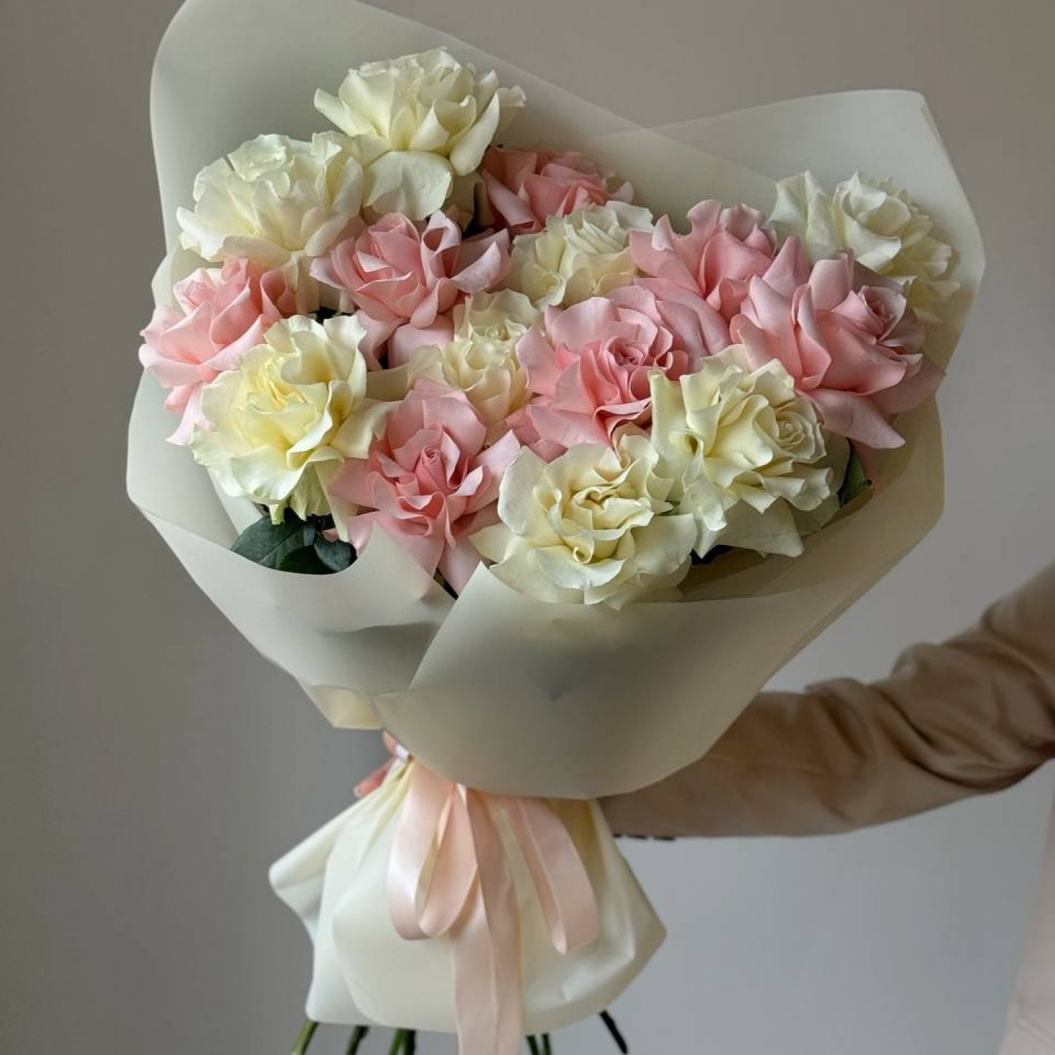 Монобукет из 15 французских вывернутых роз №34