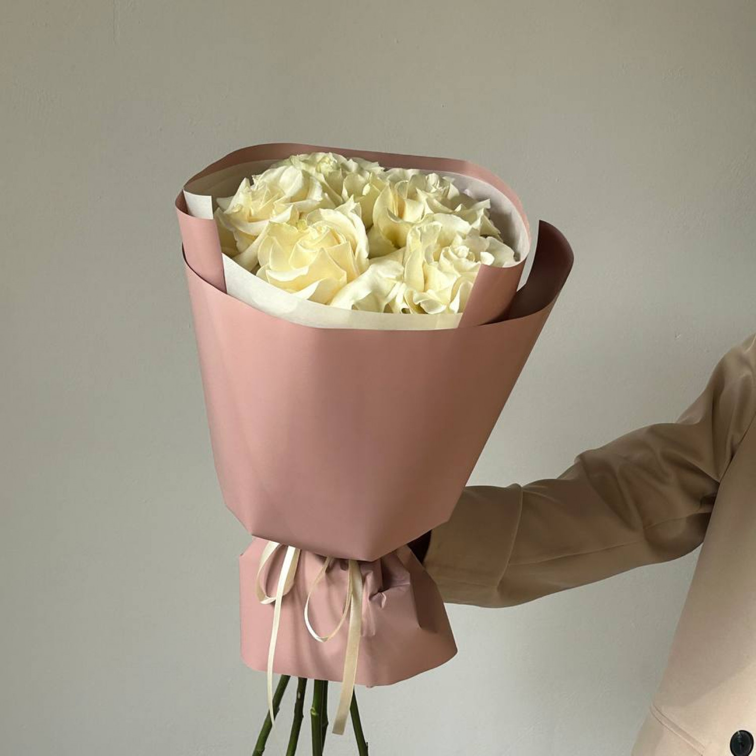 Монобукет из 5 белых французских роз