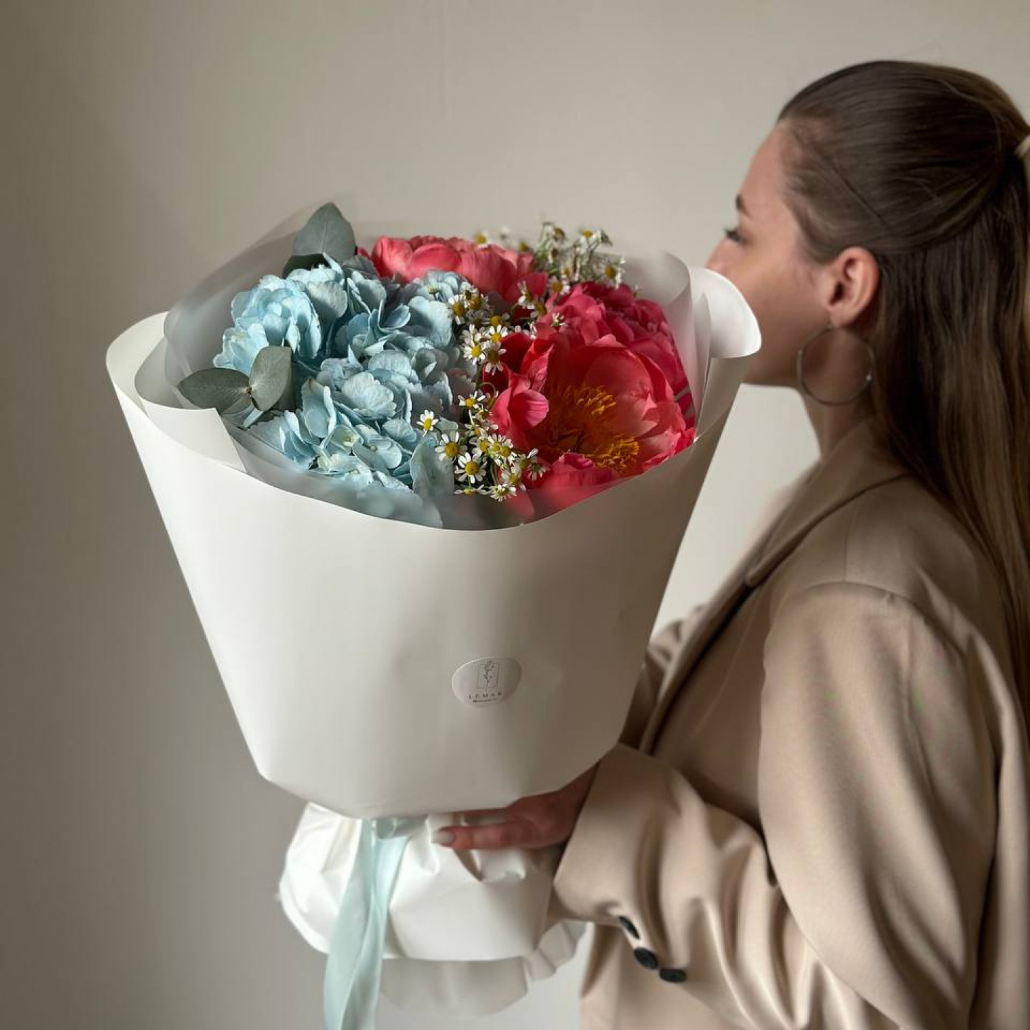 Букет из пионов Корал Шарм и Гортензии