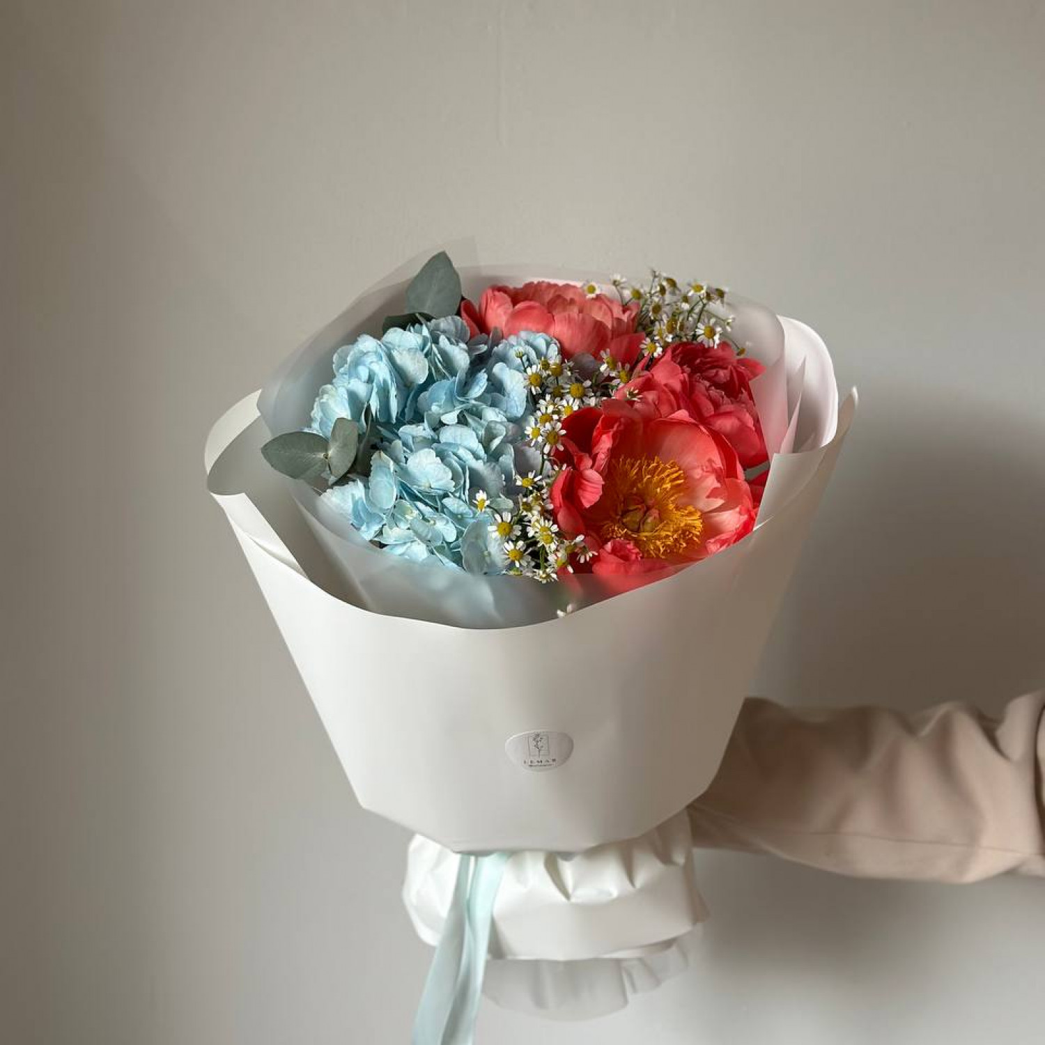 Букет из пионов Корал Шарм и Гортензии