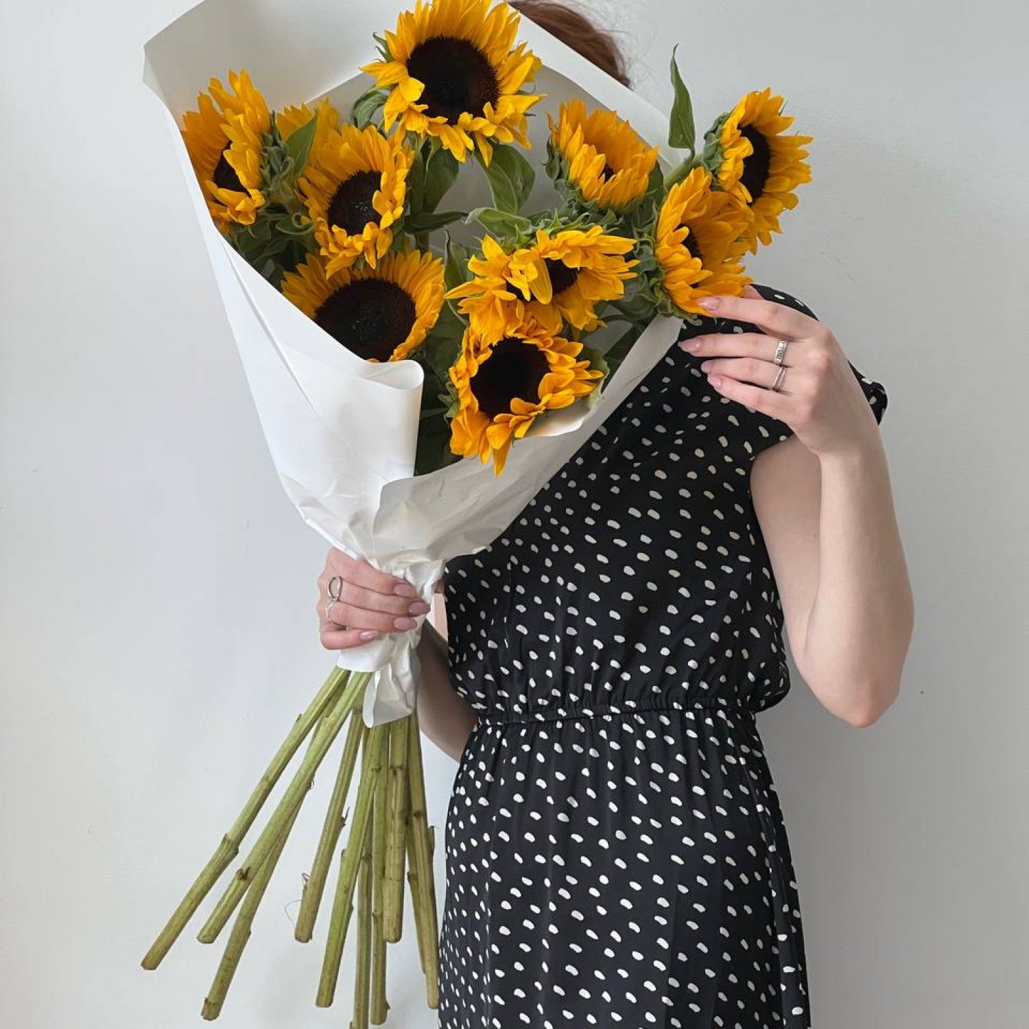 Букет из 9 подсолнухов