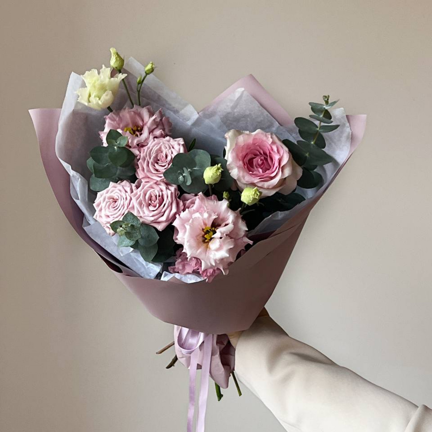 Нежный букет с Эустомой
