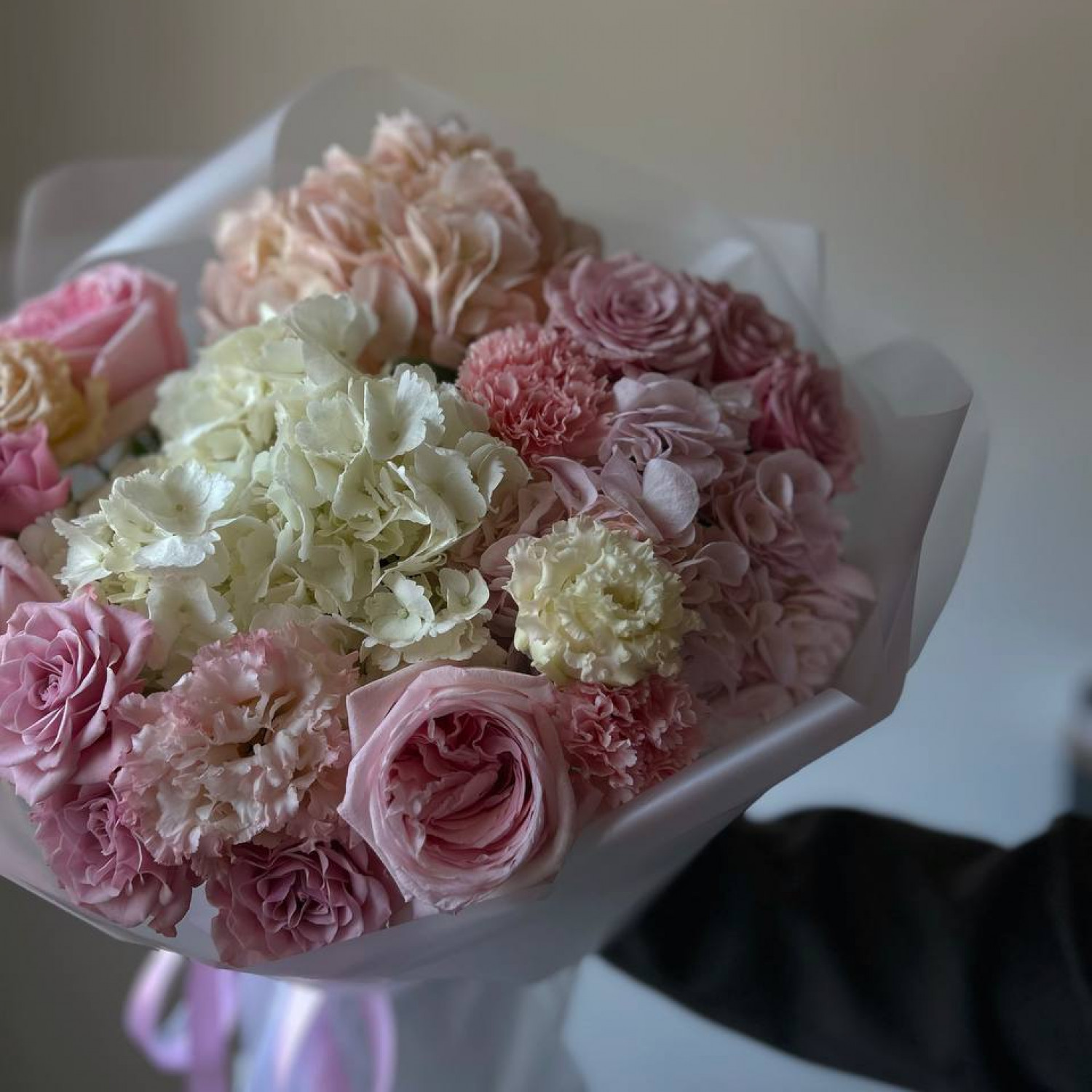 Авторский воздушный букет в нежных тонах