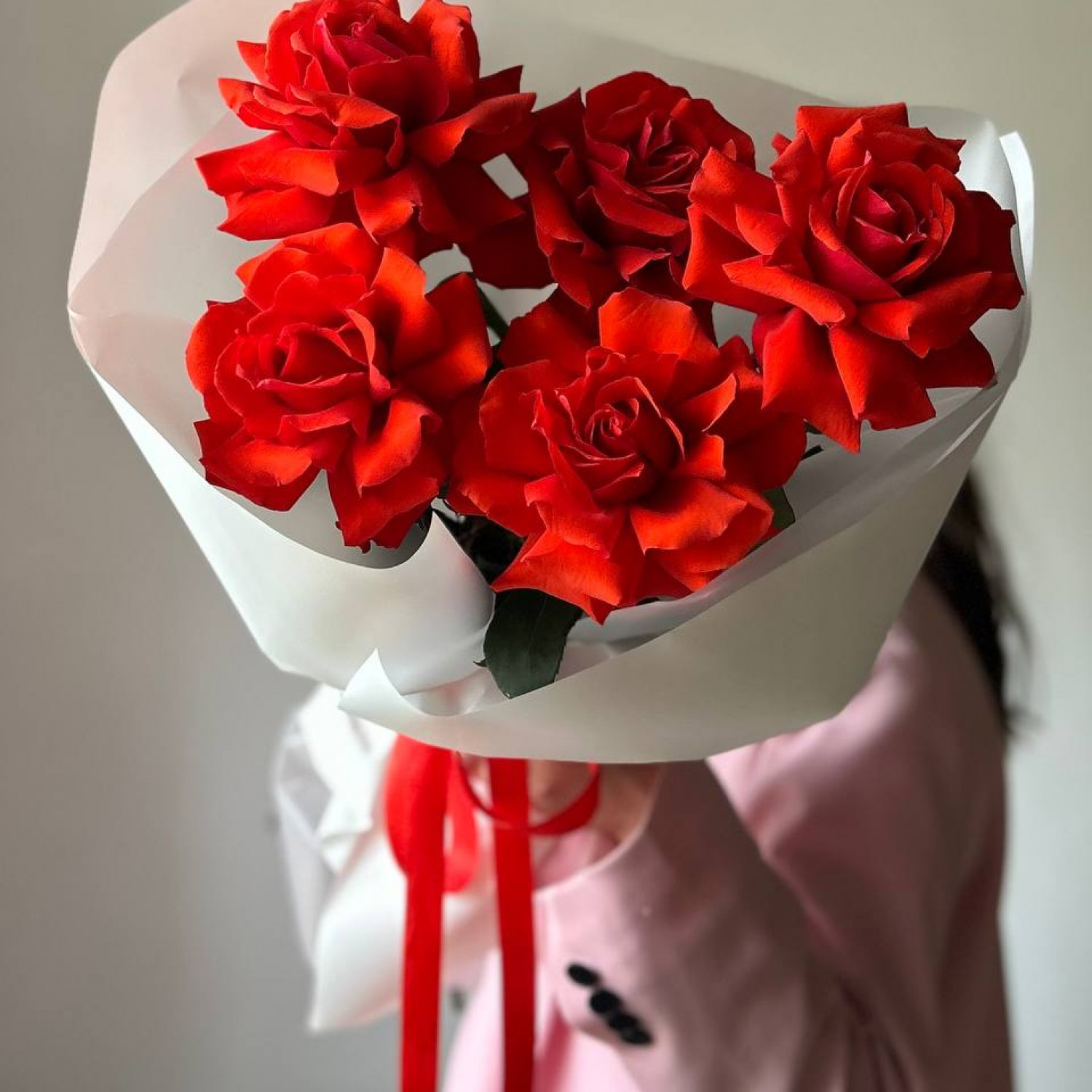 Монобукет из 5 красных французских роз №58