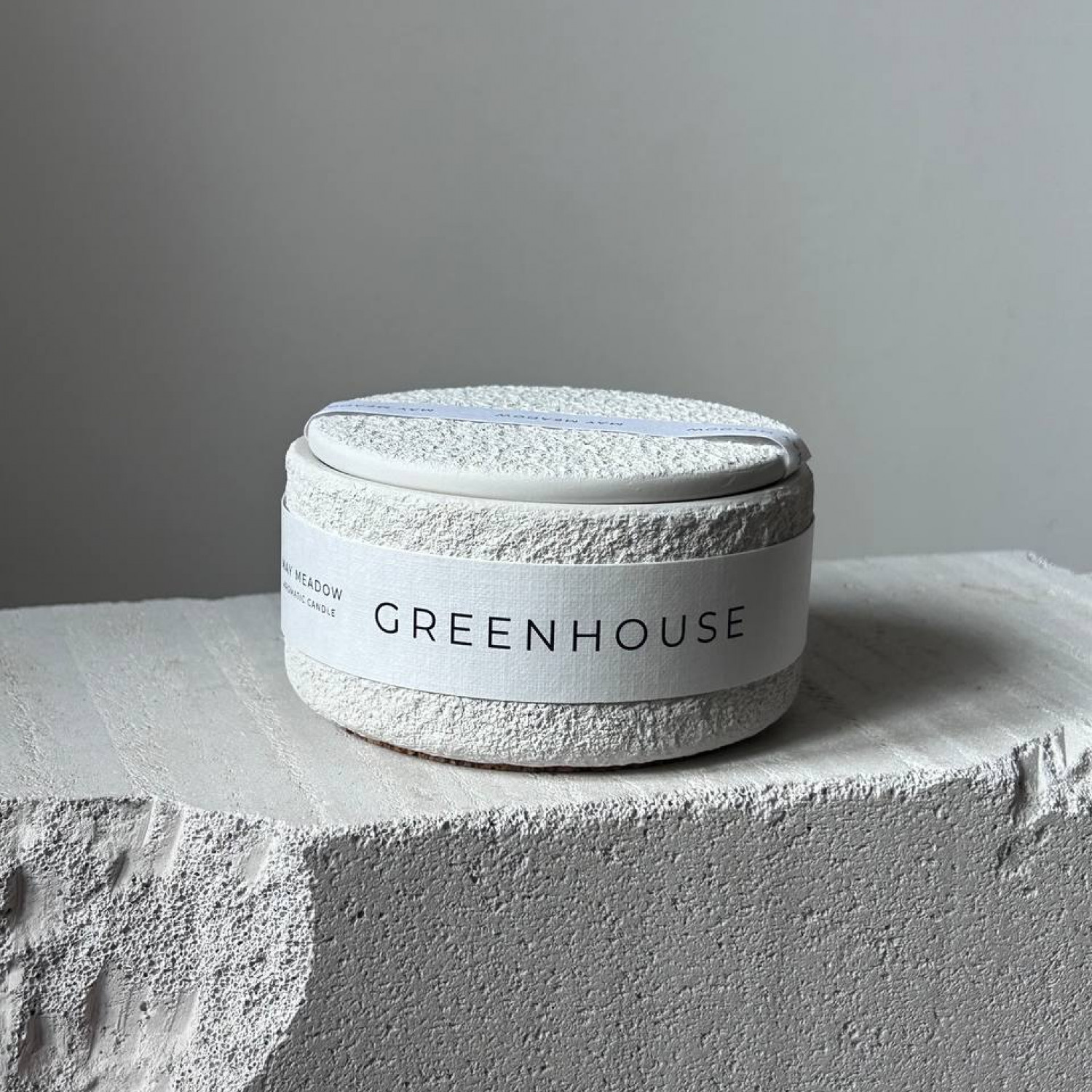 MAY MEADOV Ароматическая свеча (в плоской чаше с крышкой с 3 фитилями )  MIMOSA (200 гр)