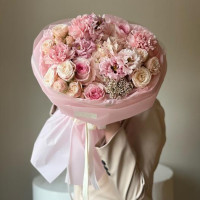 Авторский букет в нежной гамме с кустовыми и пионовидными розами 022